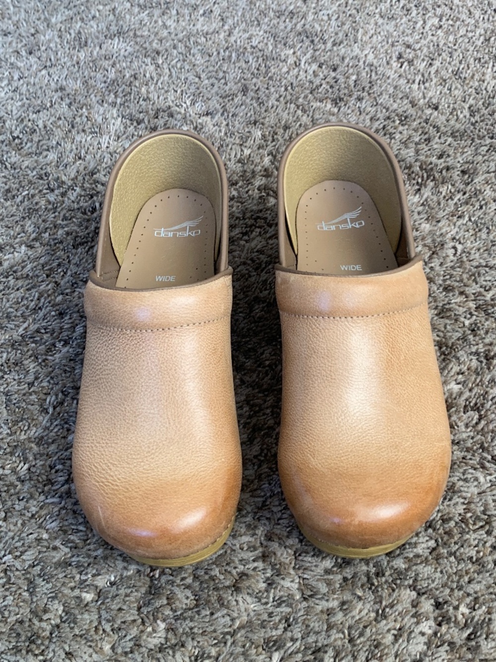 Dansko Professional Honey Distressed Leather Clogs 42 Wide  or 11.5 Shoes